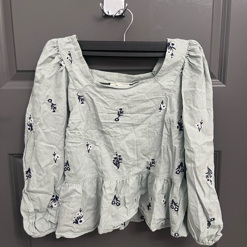 Universal Thread White Puff Sleeve Smocked Blouse